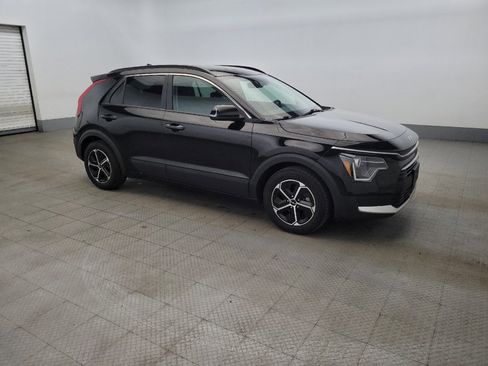Used 2023 Kia Niro EX w/ EX Cold Weather Package FWD image 11
