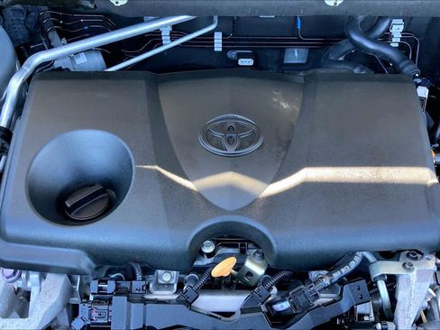 Certified 2021 Toyota RAV4 LE w/ Carpet Mat Package (TMS) image 31