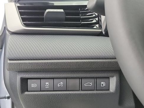 Used 2025 Toyota Camry SE w/ Convenience Package FWD image 32