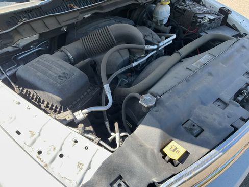 Used 2018 RAM 1500 Classic SLT AWD/4WD image 26