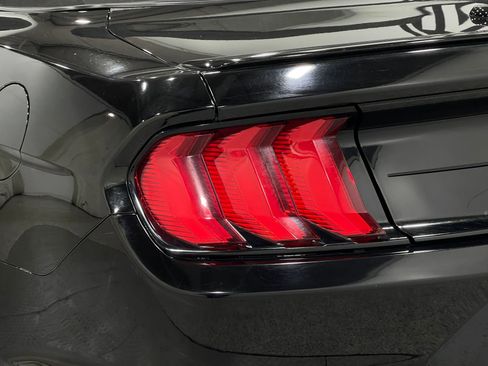 Used 2019 Ford Mustang Premium RWD image 33
