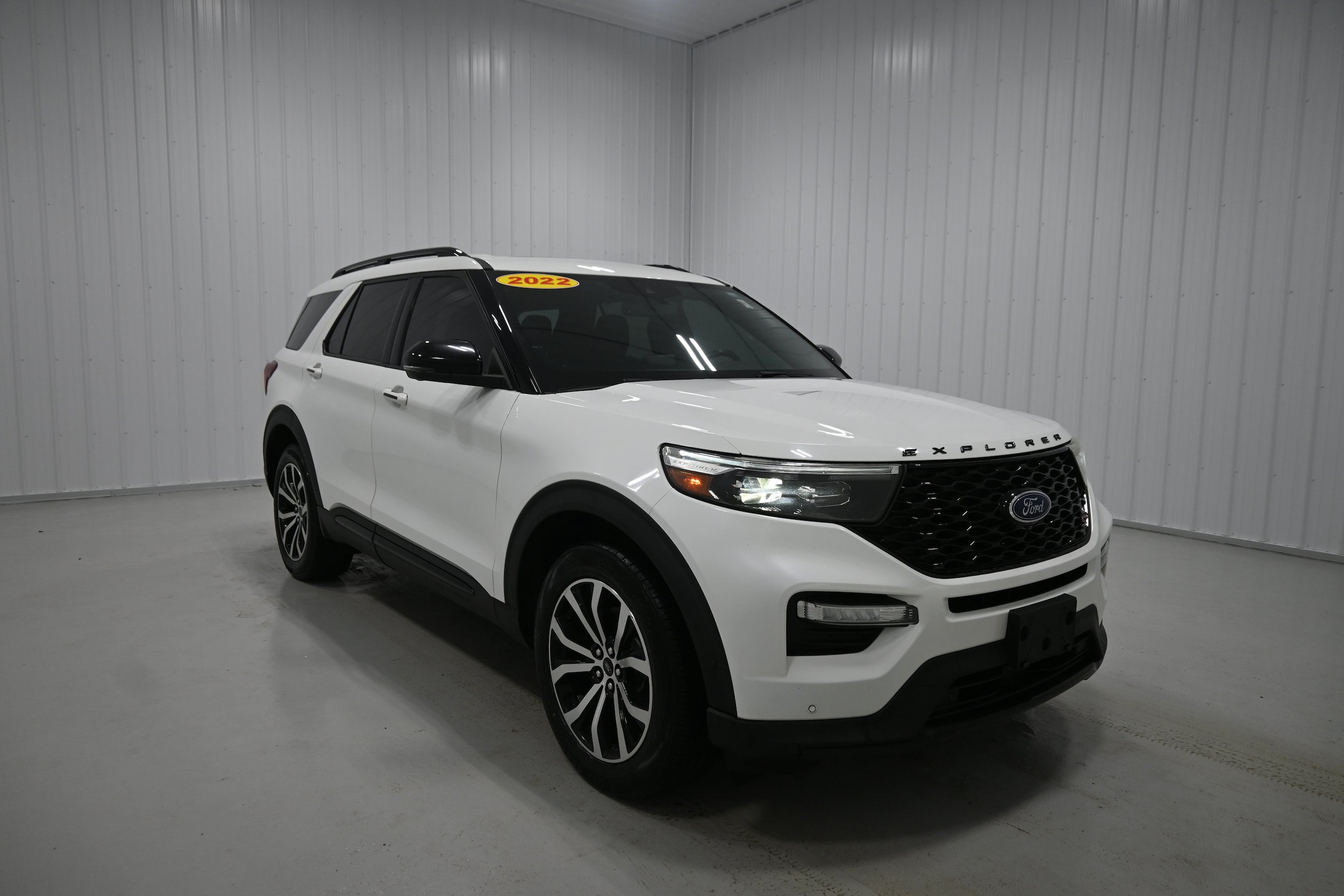 Used 2020 Ford Explorer ST w/ Premium Technology Package AWD/4WD image 3