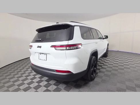 Used 2023 Jeep Grand Cherokee L Laredo RWD image 41