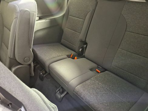 Used 2024 Chevrolet Traverse LT image 29