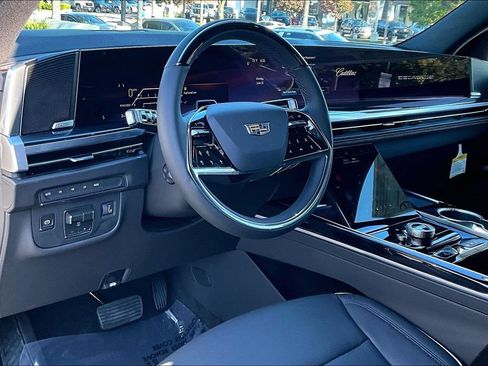 New 2026 Cadillac Escalade Sport w/ LPO, ONYX Package AWD/4WD image 9
