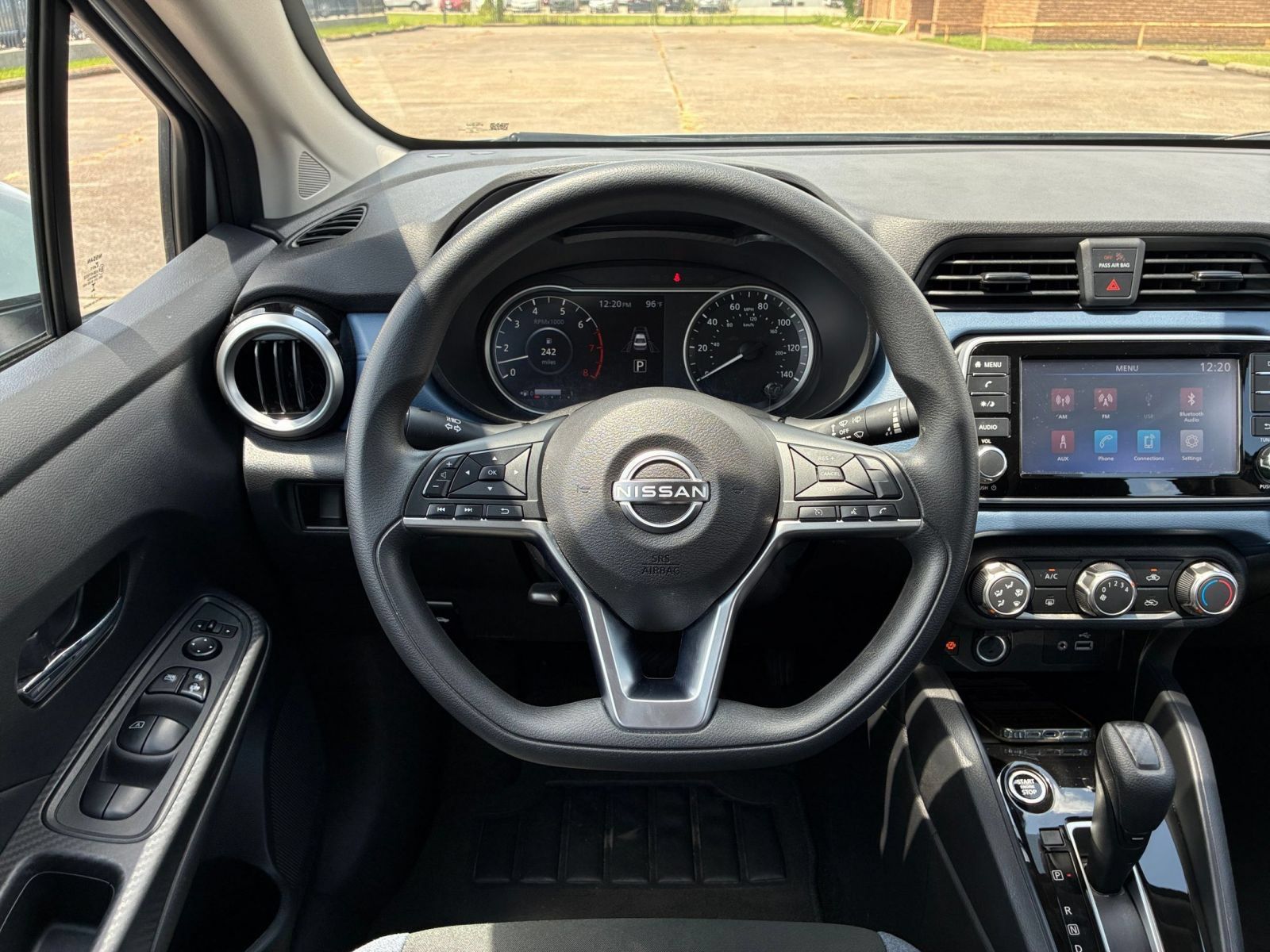 Used 2025 Nissan Versa SV FWD image 31