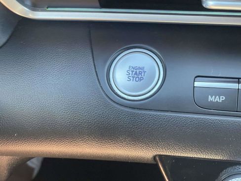Used 2024 Hyundai Elantra SEL FWD image 26