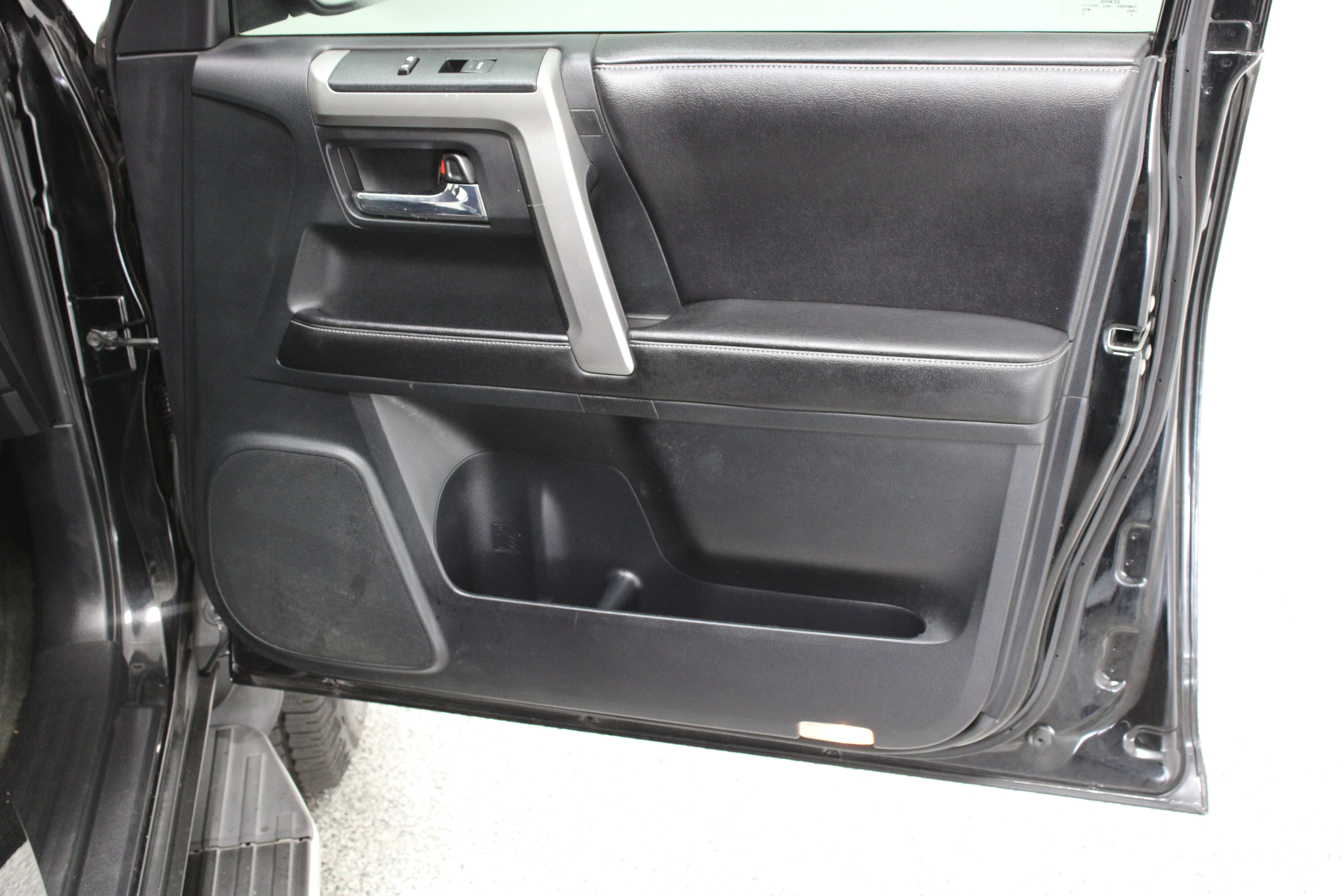 Used 2015 Toyota 4Runner SR5 RWD image 32