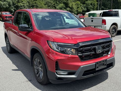 Used 2024 Honda Ridgeline Sport image 3