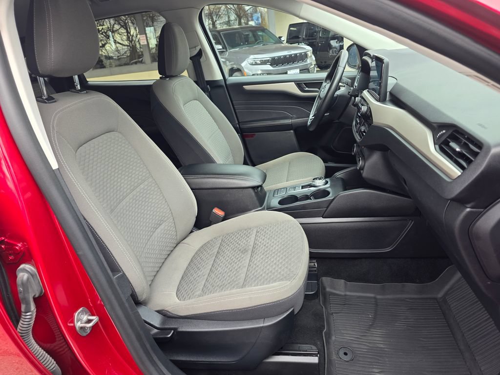 Used 2022 Ford Escape SE w/ SE Sport Appearance Package AWD/4WD image 24