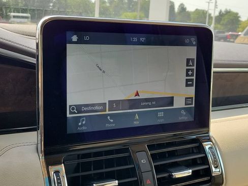Used 2018 Lincoln Navigator Reserve w/ Technology Package AWD/4WD image 19