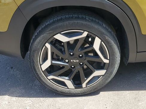 Certified 2024 Kia Seltos SX w/ SX Sunroof Package image 5