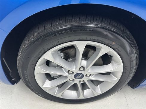 Used 2019 Ford Fusion SE FWD image 13