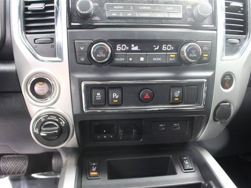 Used 2020 Nissan Titan SV w/ SV Convenience Package AWD/4WD image 15