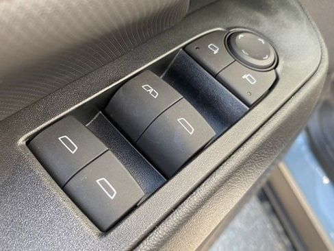 New 2024 Chevrolet Equinox EV RS image 14