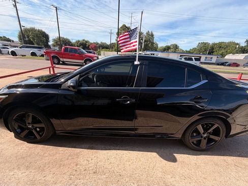 Used 2023 Nissan Sentra SR w/ Midnight Edition Package FWD image 2