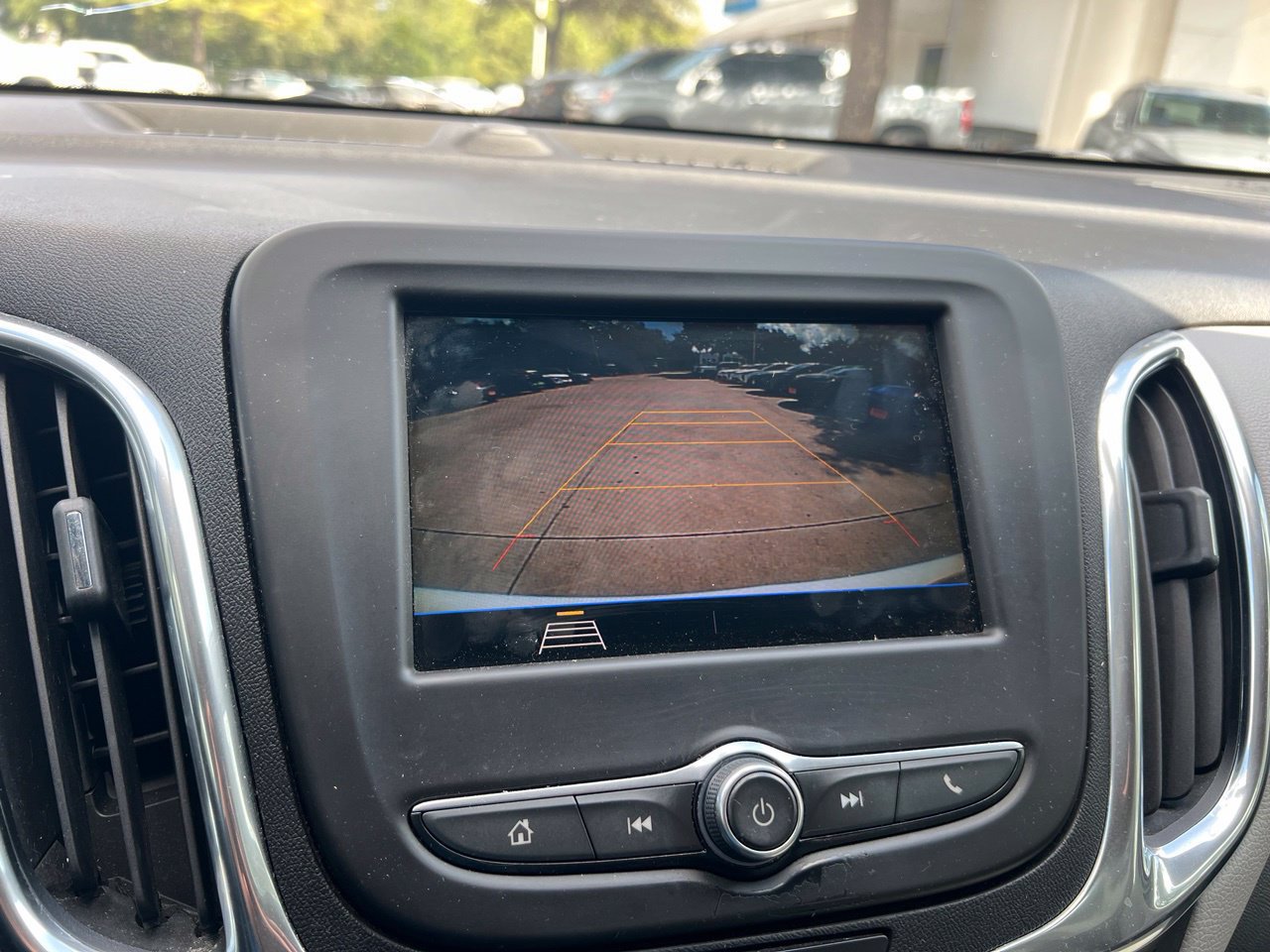 Used 2019 Chevrolet Equinox LS w/ LS Convenience Package FWD image 22