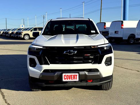 Used 2024 Chevrolet Colorado Z71 w/ Z71 Convenience Package 2 image 3