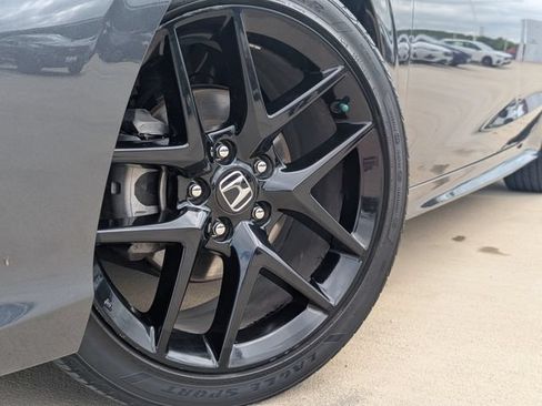 Used 2025 Honda Civic Sport image 2
