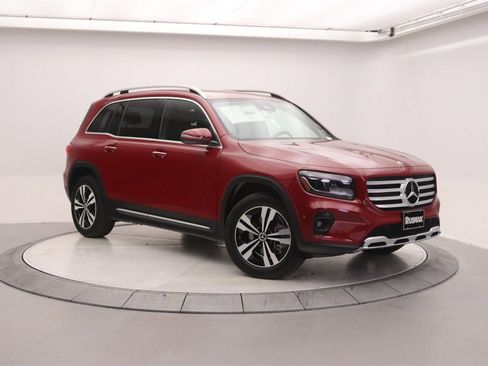 New 2025 Mercedes-Benz GLB 250 image 1