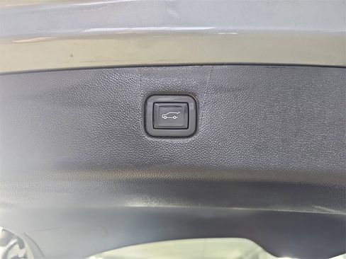 Certified 2024 Chevrolet Blazer LT w/ Convenience Package image 17