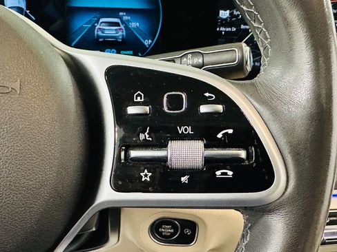 Used 2020 Mercedes-Benz GLE 580 4MATIC w/ Parking Assist Package image 17