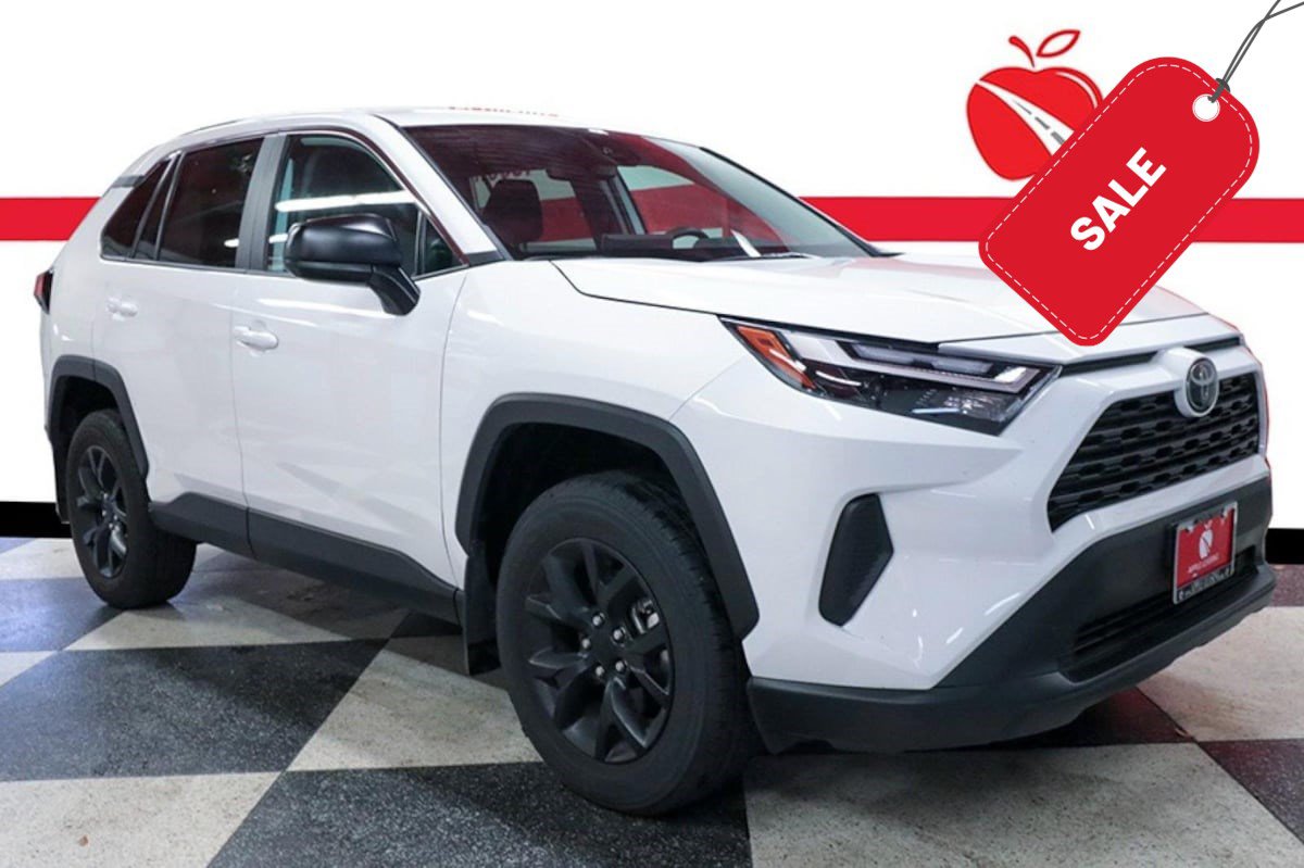 Used 2024 Toyota RAV4 LE FWD image 1