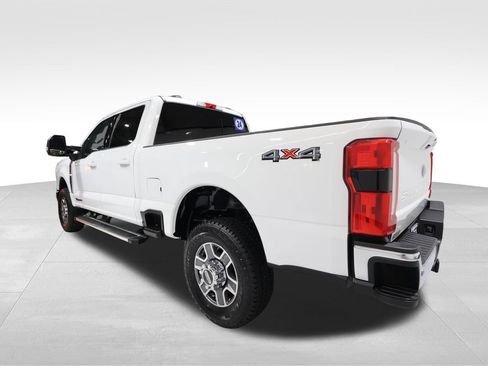 Used 2024 Ford F350 Lariat image 2