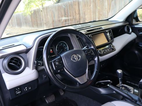 Used 2017 Toyota RAV4 Limited image 15
