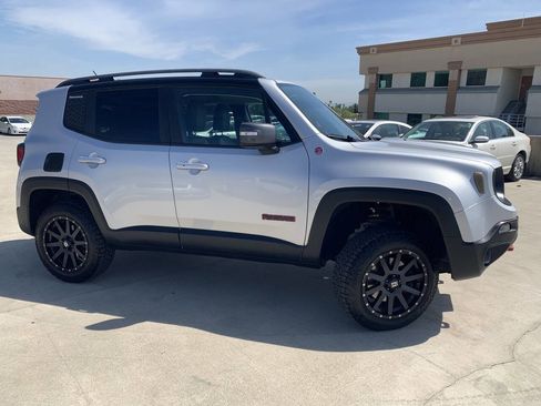 Used 2015 Jeep Renegade Trailhawk w/ Premium Leather Group image 8