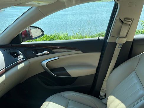 Used 2017 Buick Regal Premium w/ Driver Confidence Package #1 FWD image 9