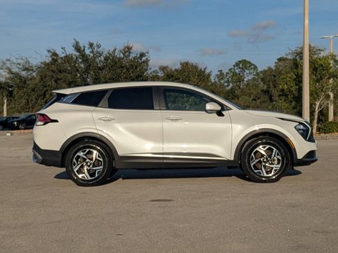 Certified 2023 Kia Sportage LX image 4