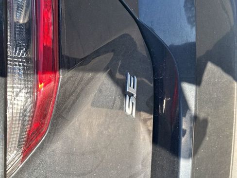 Used 2025 Toyota Camry SE w/ Convenience Package image 6