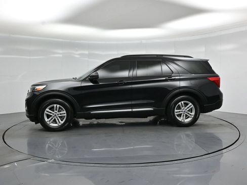 Certified 2024 Ford Explorer XLT RWD image 23