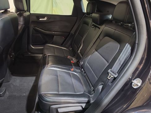 Used 2025 Ford Escape Platinum AWD/4WD image 24