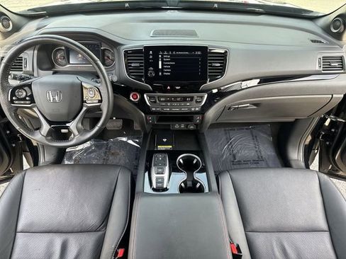 Used 2024 Honda Passport Black Edition image 9