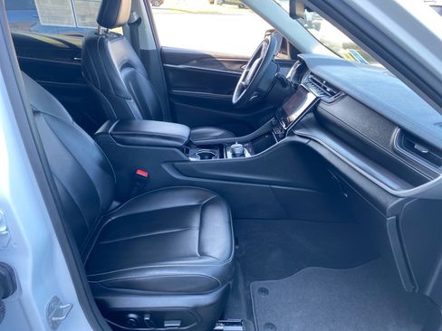 Used 2023 Jeep Grand Cherokee L Limited AWD/4WD image 26