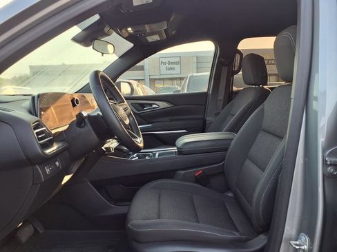 Used 2024 Chevrolet Traverse LT w/ Midnight/Sport Edition FWD image 16