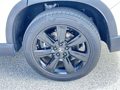 Used 2025 Honda Pilot Black Edition image 12