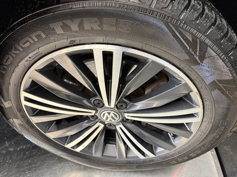 Used 2018 Volkswagen Tiguan SEL image 16