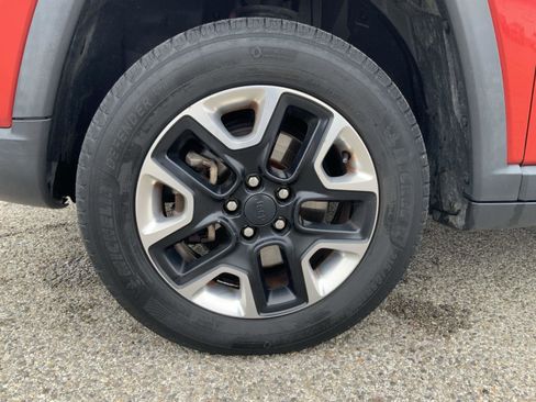 Used 2018 Jeep Compass Trailhawk w/ Navigation Group image 19