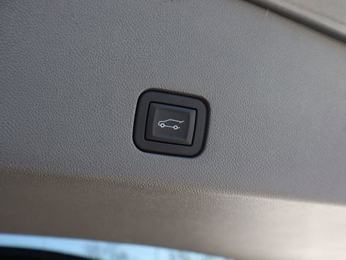 Used 2025 Cadillac XT6 Premium Luxury image 40