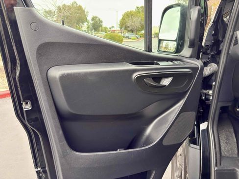 Used 2023 Mercedes-Benz Sprinter 2500 image 20
