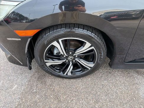 Used 2016 Honda Civic Touring image 10
