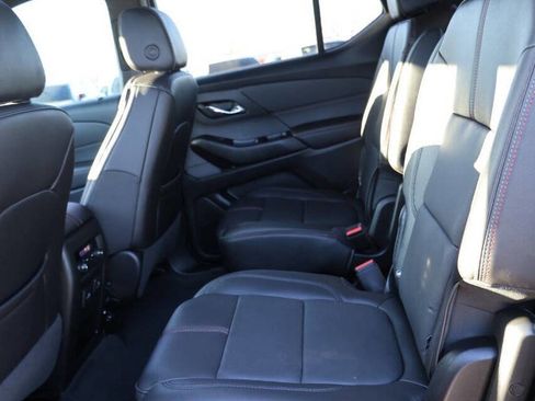 Used 2023 Chevrolet Traverse RS image 18