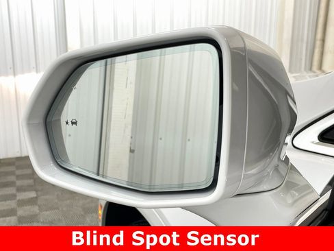 Used 2017 Cadillac XT5 Luxury w/ Driver Awareness Package image 39