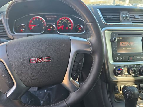 Used 2014 GMC Acadia SLE image 18