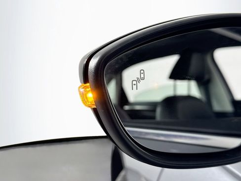 Used 2022 Volkswagen Passat 2.0T image 21