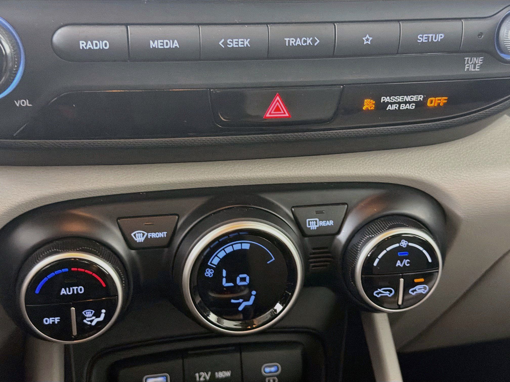 Used 2025 Hyundai Venue SEL FWD image 22