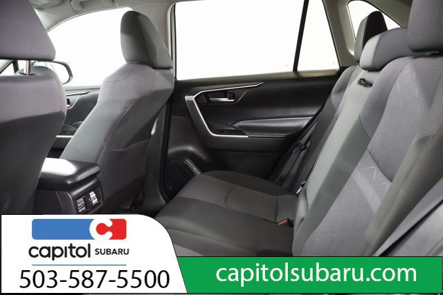 Used 2025 Toyota RAV4 XLE AWD/4WD image 31